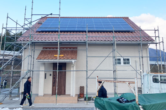 東洋ソーラー営業部　遠藤さんの邑南美郷通信　パネル設置が完了しました。